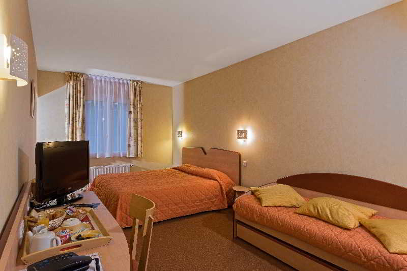 The Originals City, Hotel La Saulaie, Saumur Ouest Дуэ-ла-Фонтен Экстерьер фото