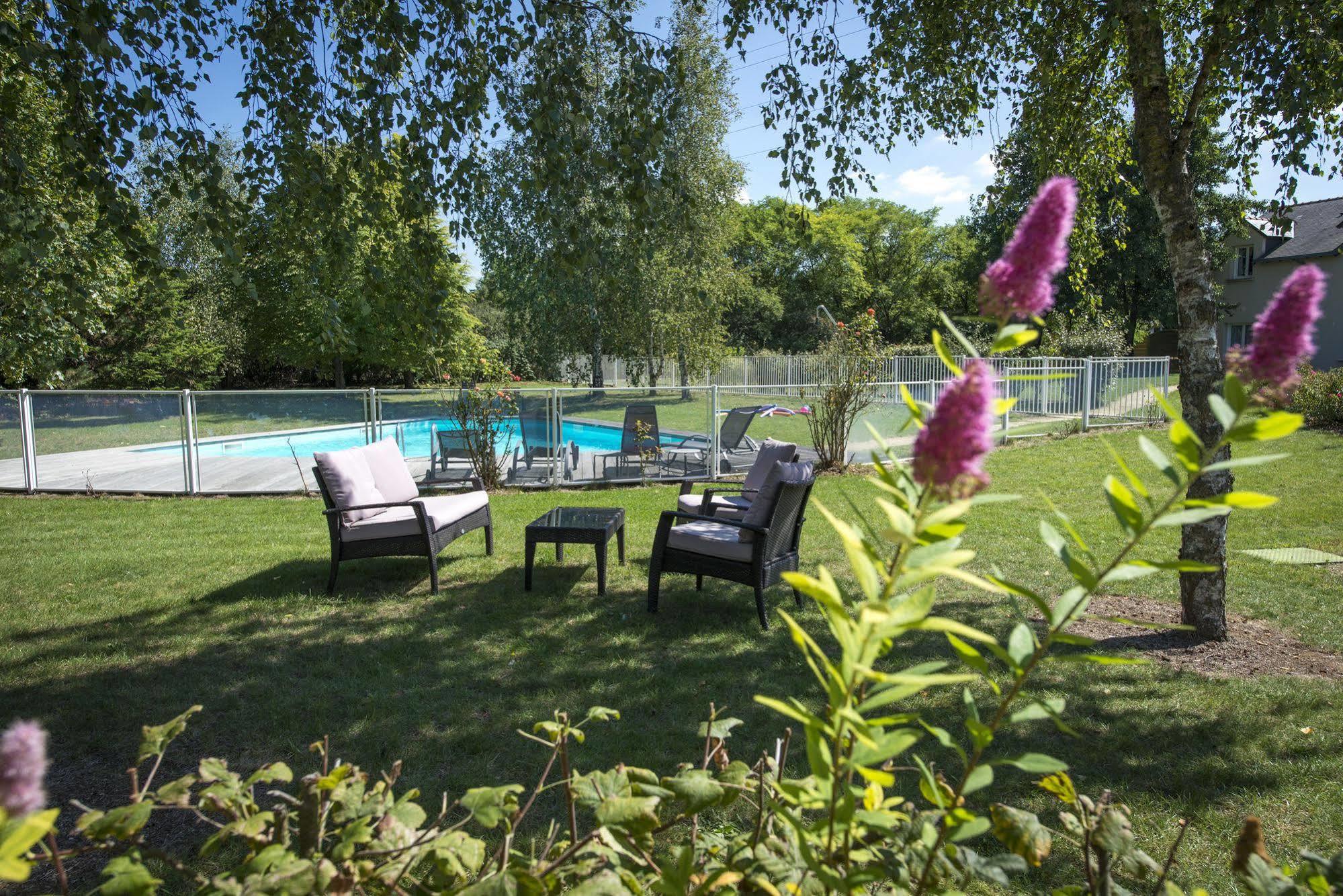 The Originals City, Hotel La Saulaie, Saumur Ouest Дуэ-ла-Фонтен Экстерьер фото