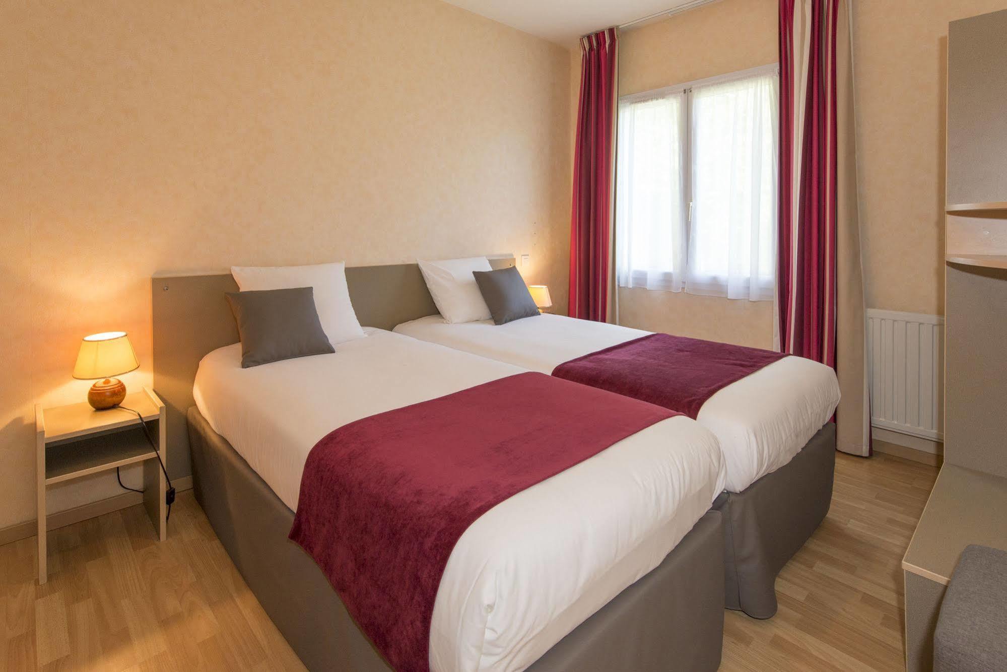 The Originals City, Hotel La Saulaie, Saumur Ouest Дуэ-ла-Фонтен Экстерьер фото