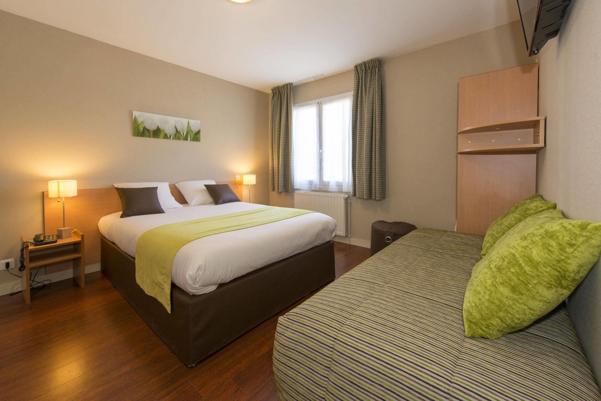 The Originals City, Hotel La Saulaie, Saumur Ouest Дуэ-ла-Фонтен Экстерьер фото